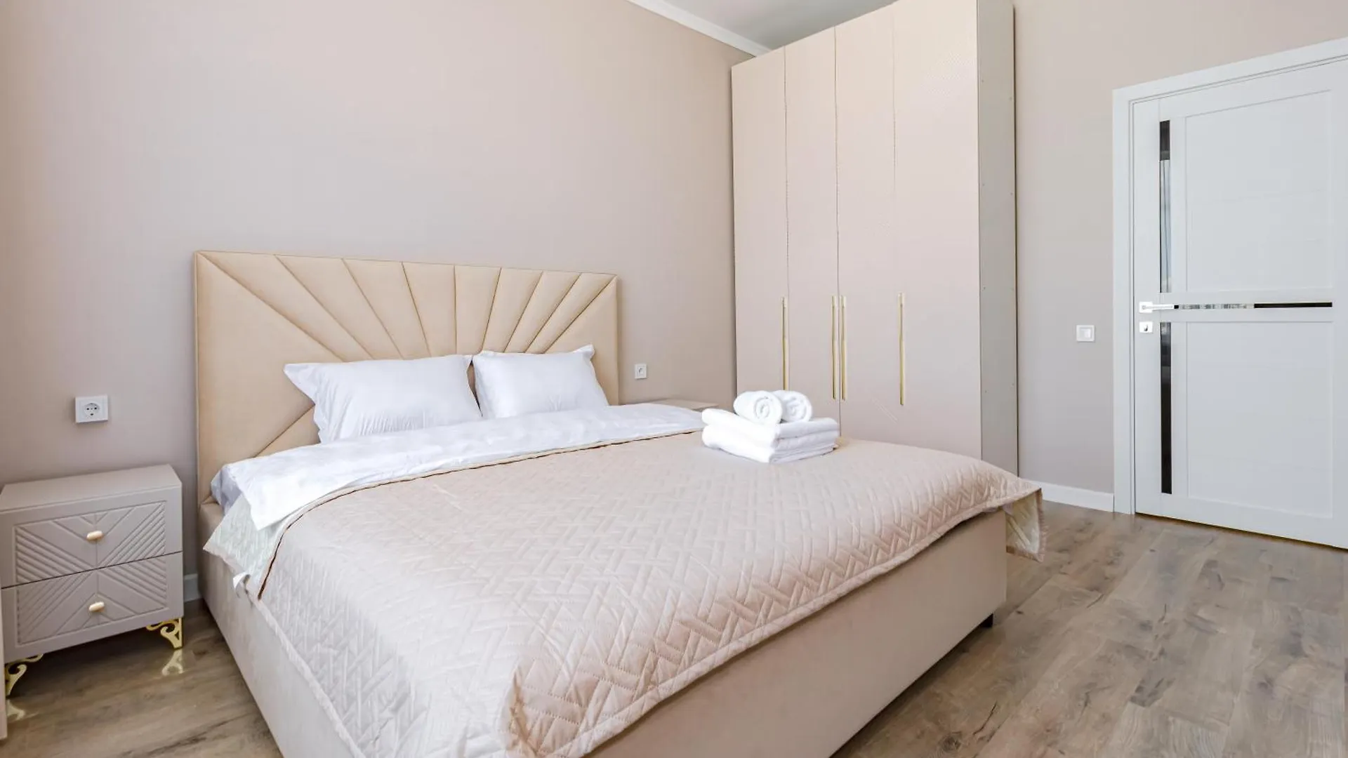 Grand Turan Skyline View Apartments  Nur-Sultan (Astana)
